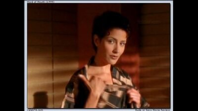 Anna Kaminskaia & Catalina Larranaga in Word of Mouth (1999)